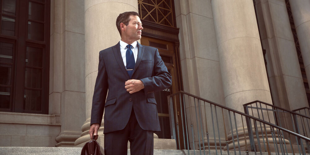 Attorney commercial _HR rou handheld_AC5A0408