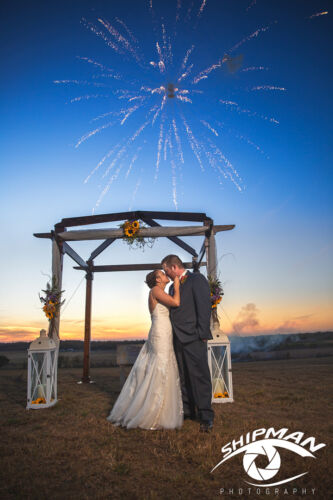 wedding kiss 0001